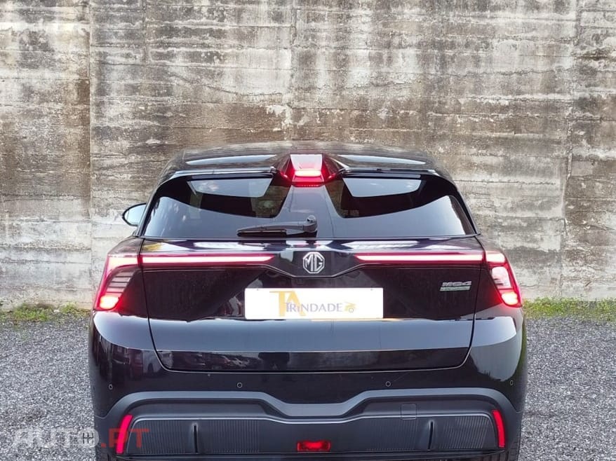 MG MG4 64 kWh Luxury