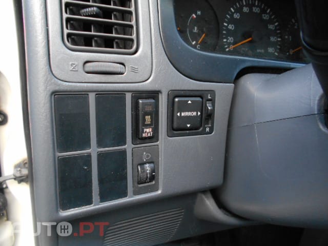 Toyota HiAce 2.5D-4D 9Lugares