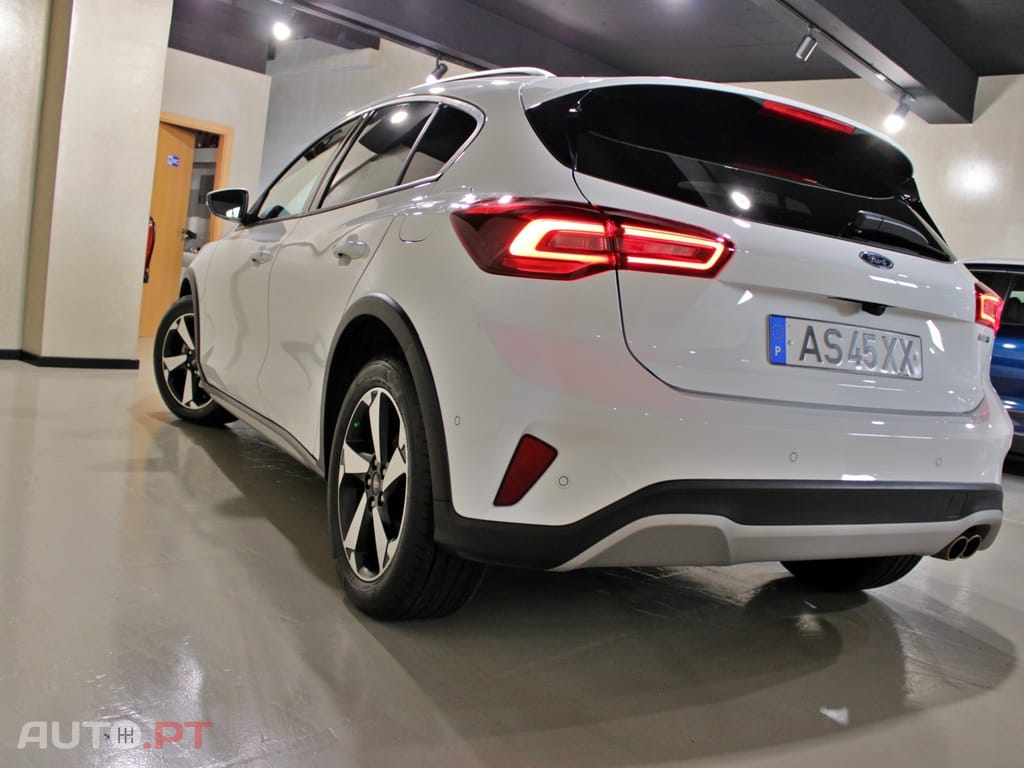 Ford Focus 1.0 EcoBoost MHEV Active X