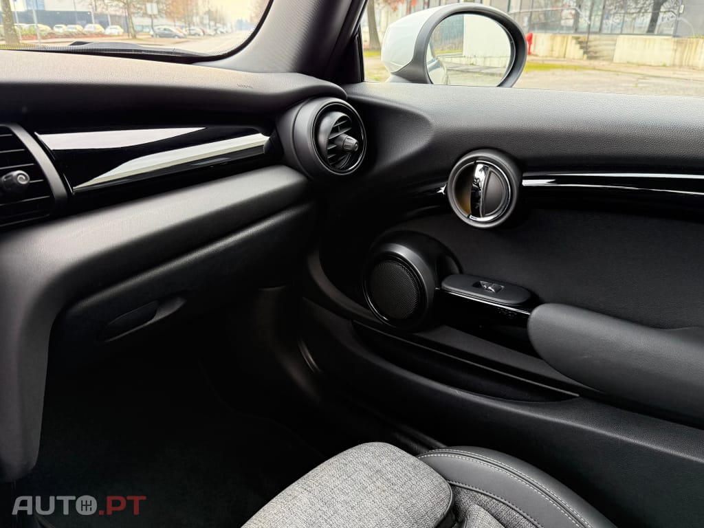 MINI Cooper Cooper SE