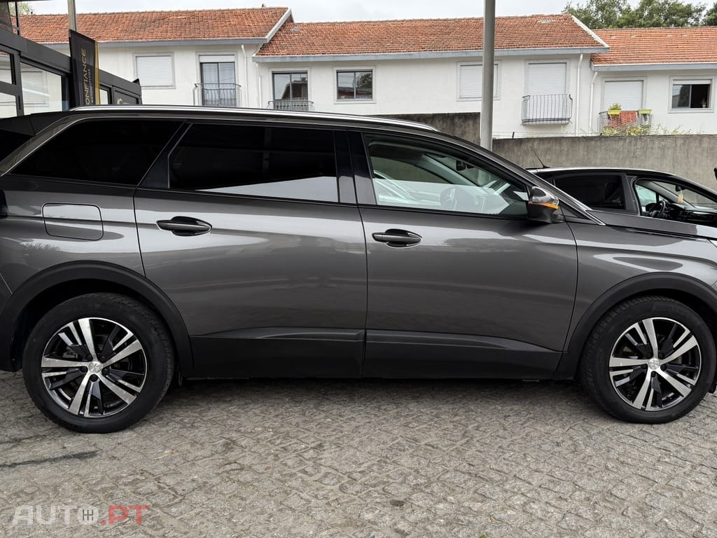 Peugeot 5008 1.2 PureTech Allure EAT8