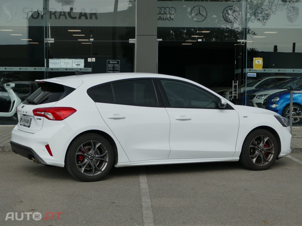 Ford Focus 1.0 EcoBoost MHEV ST-Line X