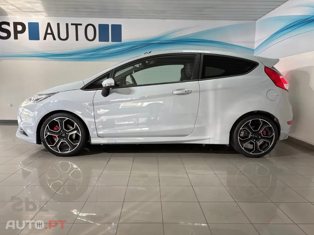 Ford Fiesta 1.6 EcoBoost ST200