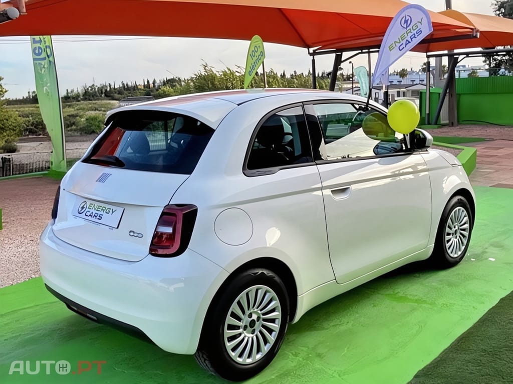 Fiat 500e Action