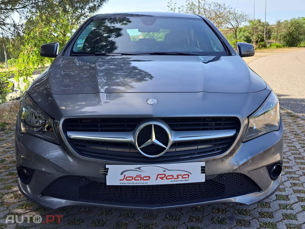 Mercedes-Benz CLA 180 BlueEFFICIENCY) Urban