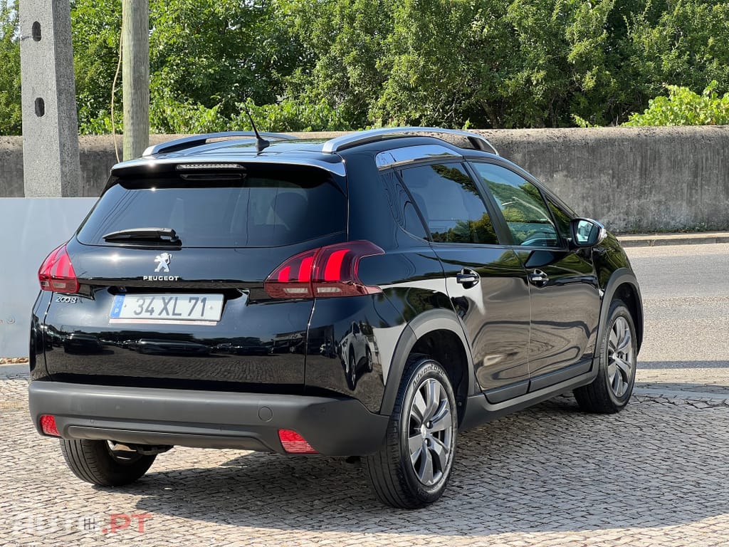 Peugeot 2008 1.5 BlueHDi Signature