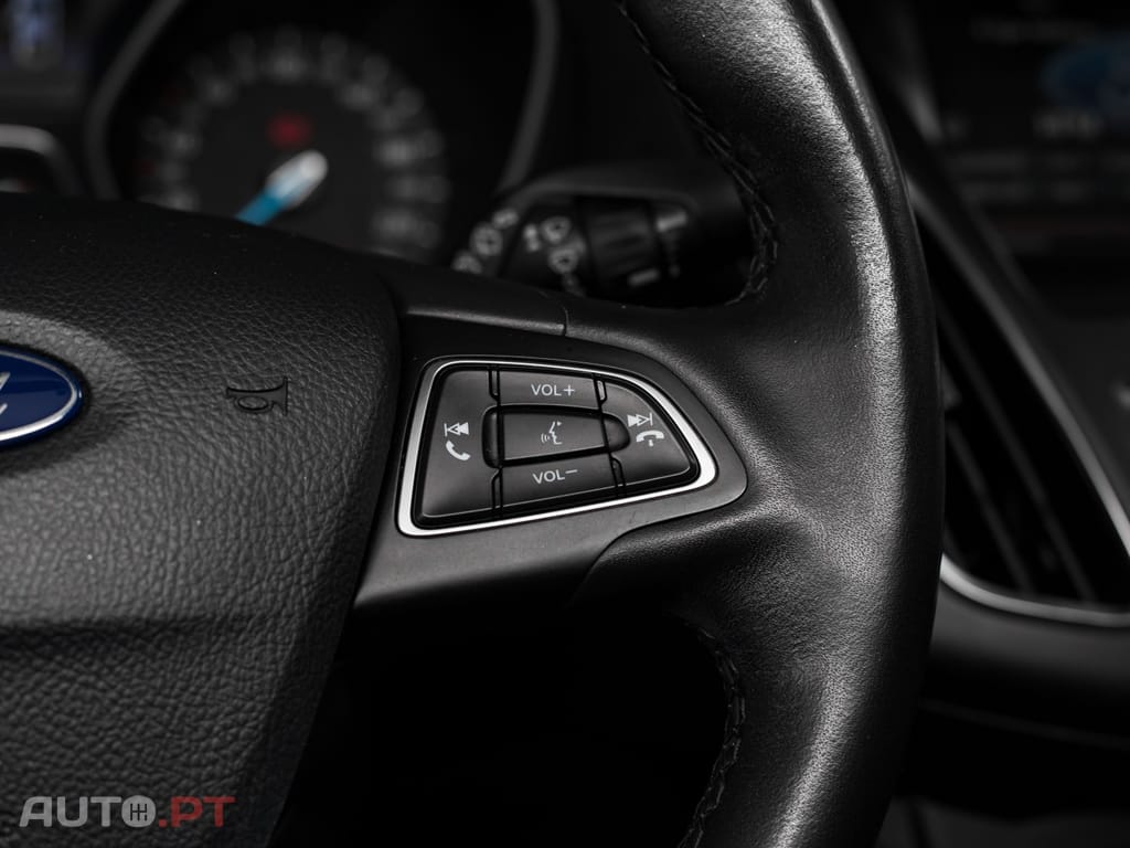 Ford Focus 1.0 EcoBoost S&S TITANIUM