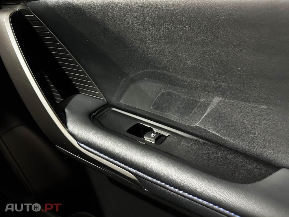 MG MG4 77 kWh Extended Range Luxury