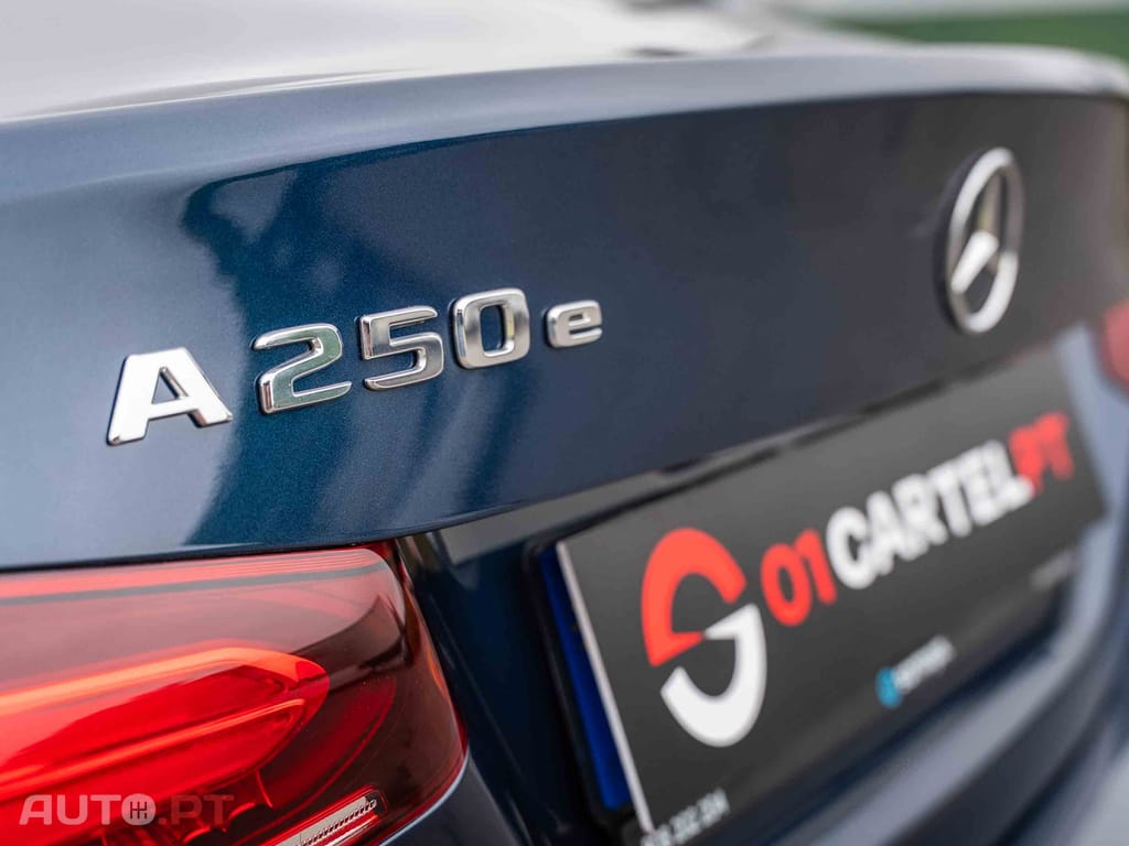 Mercedes-Benz A 250 Mercedes-Benz A 250 e Progressive