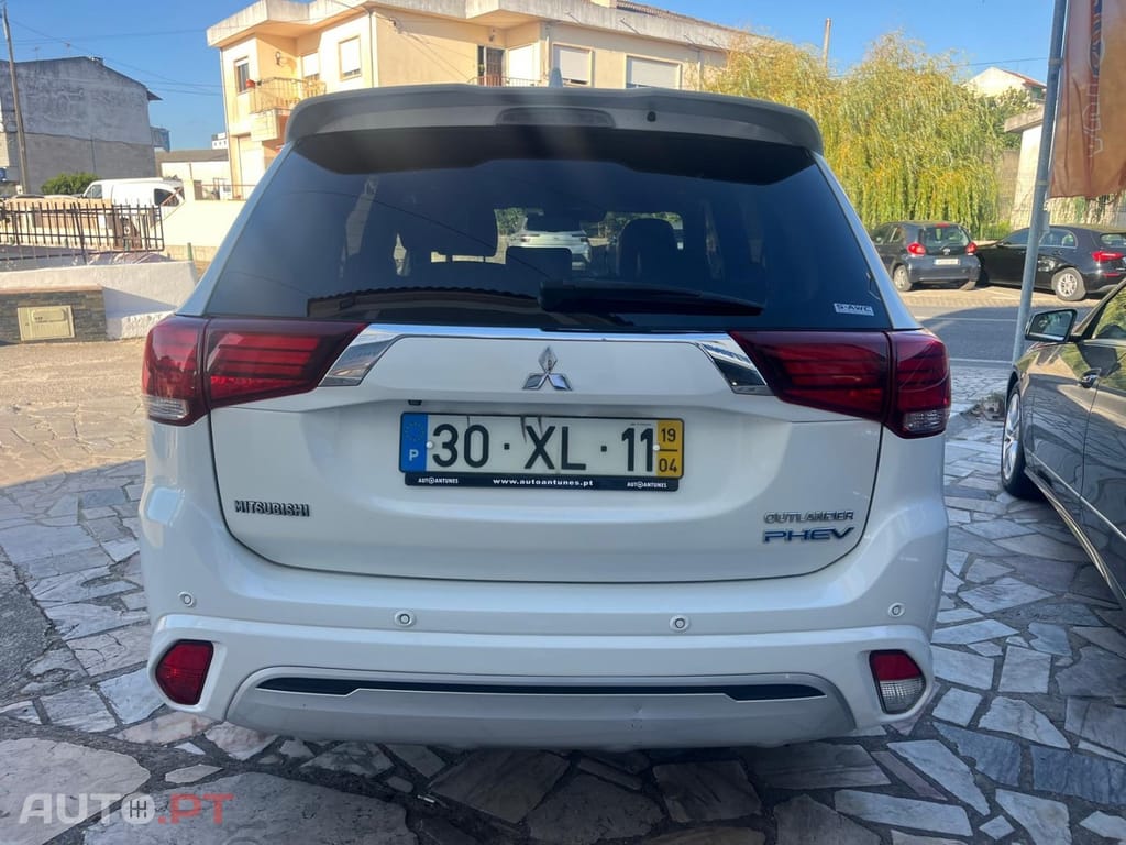 Mitsubishi Outlander 2.4 Instyle