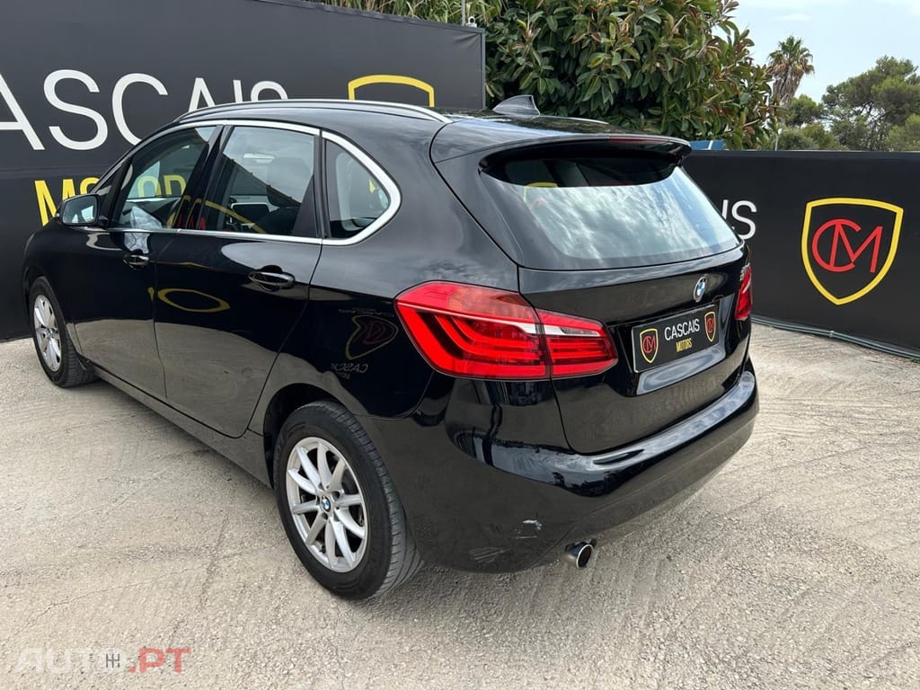 BMW 216 d Auto