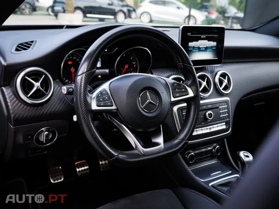 Mercedes-Benz A 180 d AMG Line