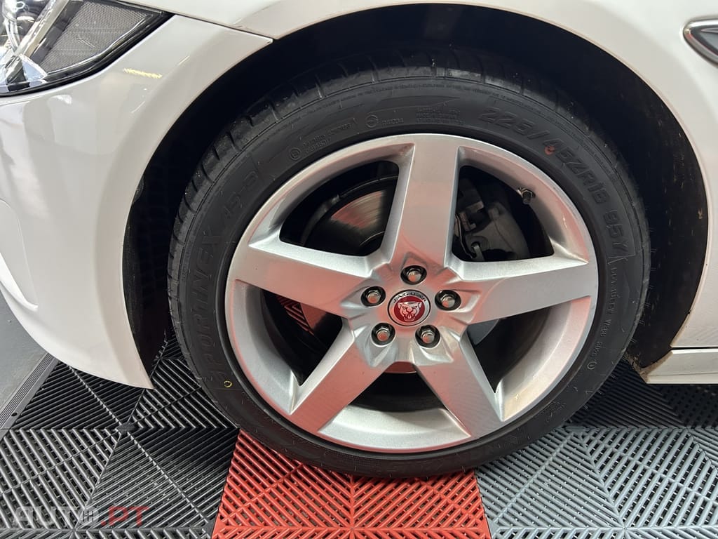 Jaguar XE 2.0 D R-Sport Aut.