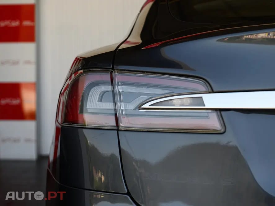 Tesla Model S Dual Motor AWD