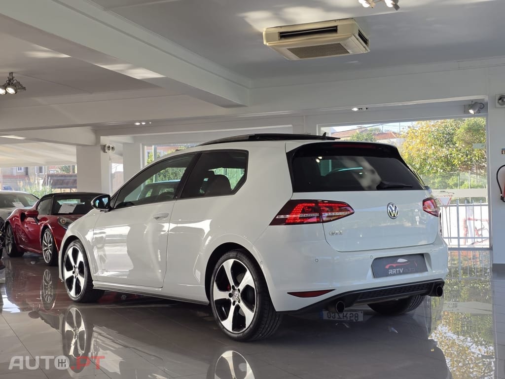 Volkswagen Golf 2.0 TSI GTI DSG