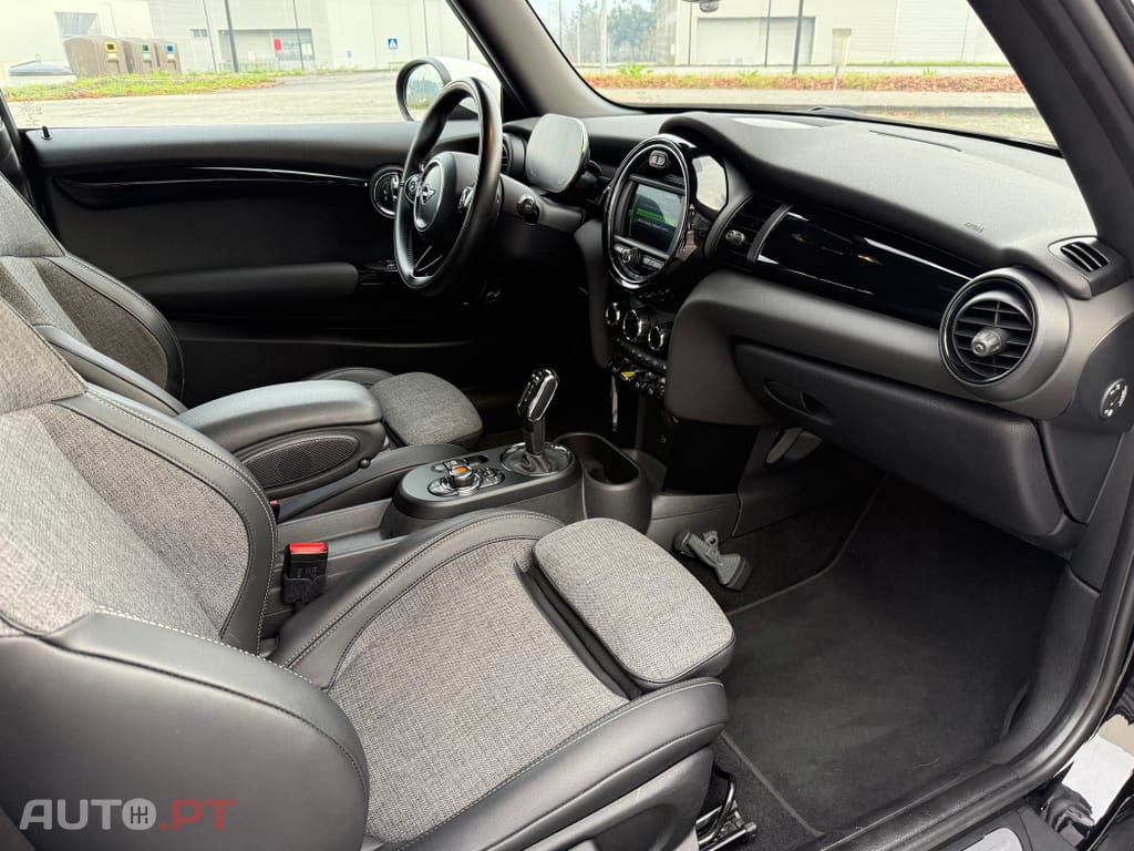 MINI Cooper Cooper SE