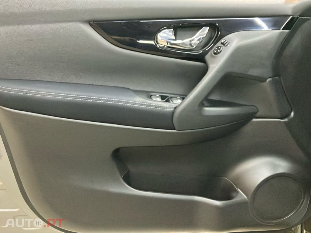 Nissan Qashqai 1.3 DIG-T N-Connecta J18