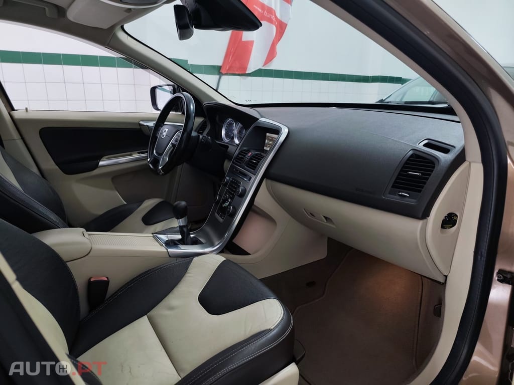 Volvo XC60 2.0 D4 DRIVe Momentum