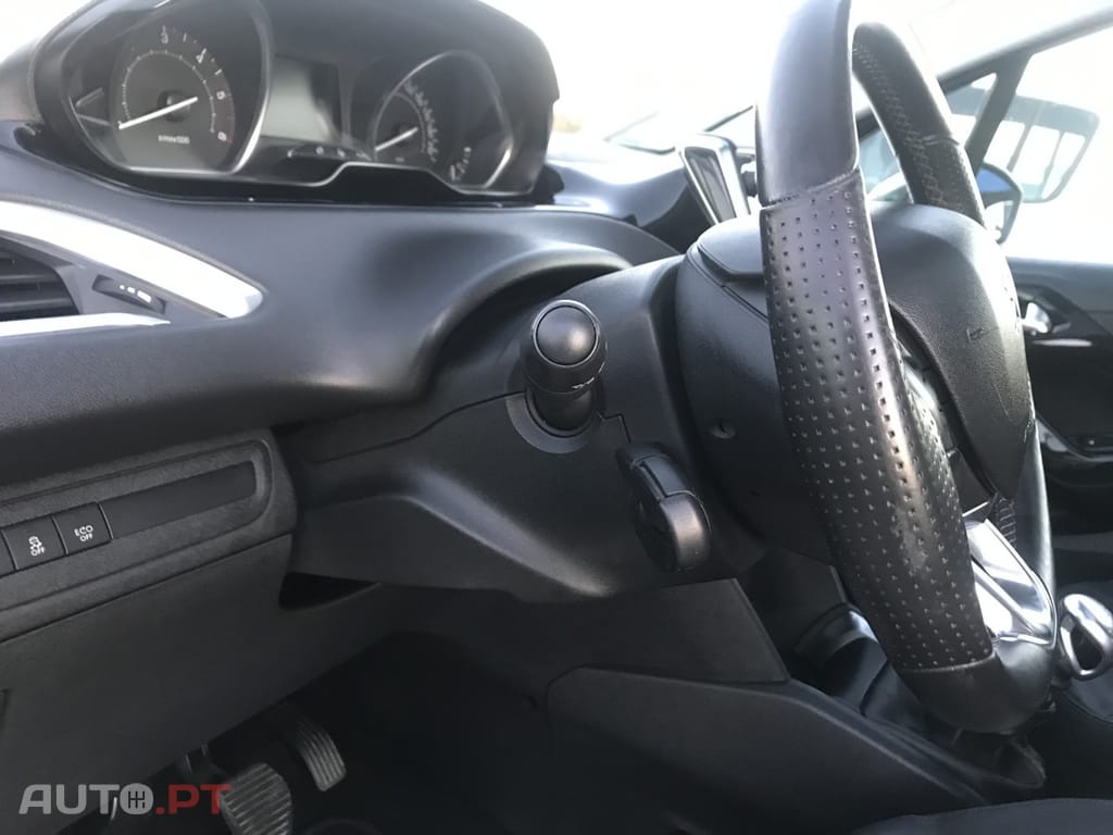 Peugeot 208 1.6 e-HDi Allure