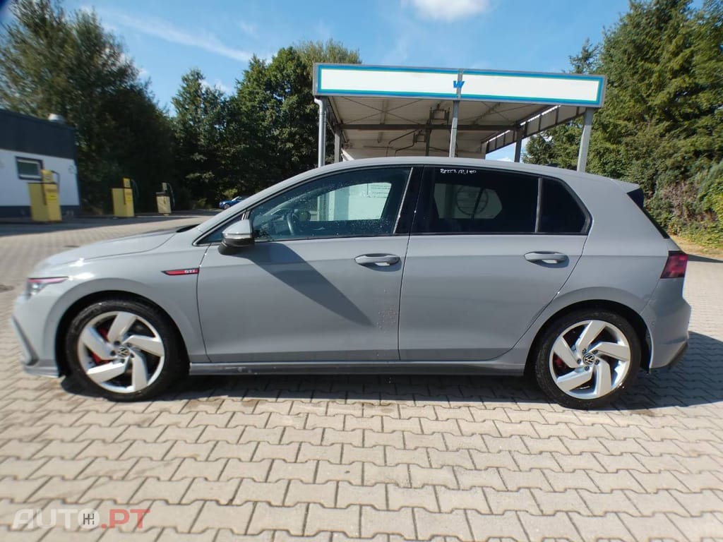 Volkswagen Golf 2.0 TSI GTI