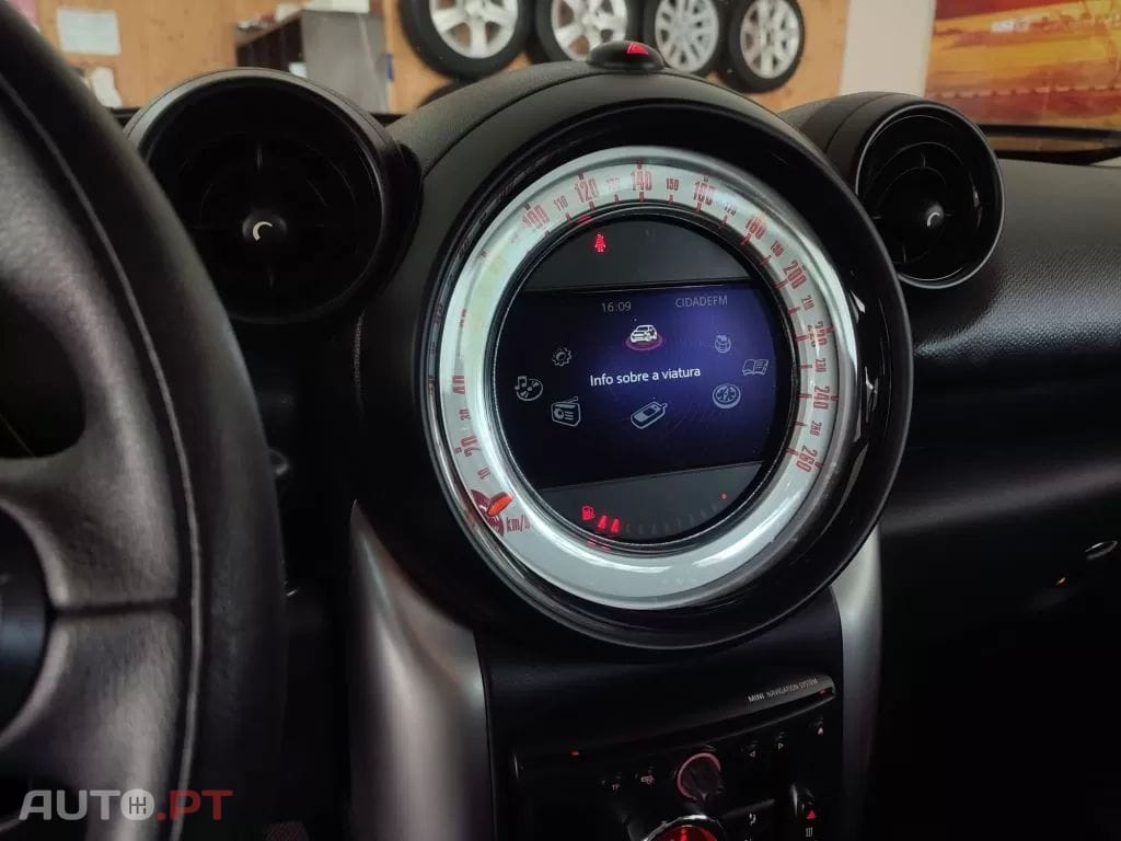 MINI Countryman One D