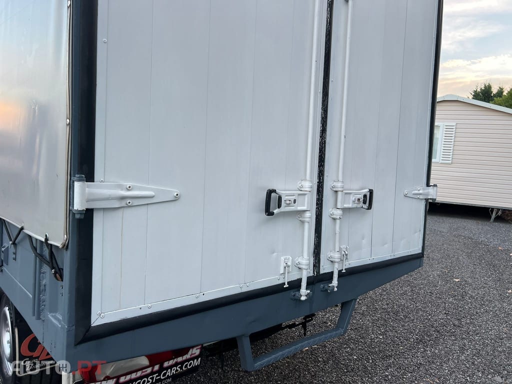 Volkswagen Crafter 35 2.5 TDi 164 Média