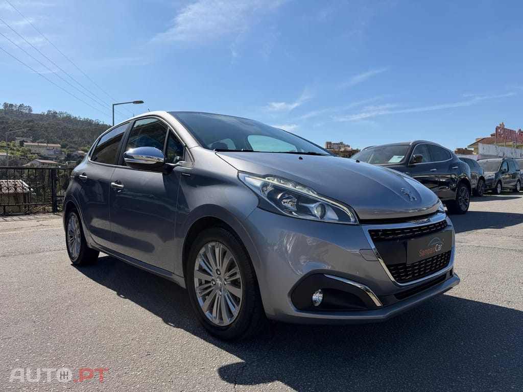 Peugeot 208 1.2 PureTech Signature