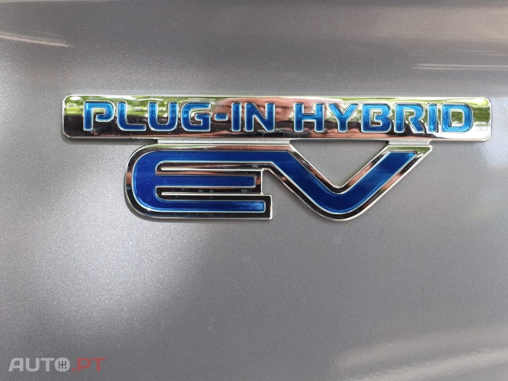 Mitsubishi Outlander 2.0 MIVEC Instyle Navi+