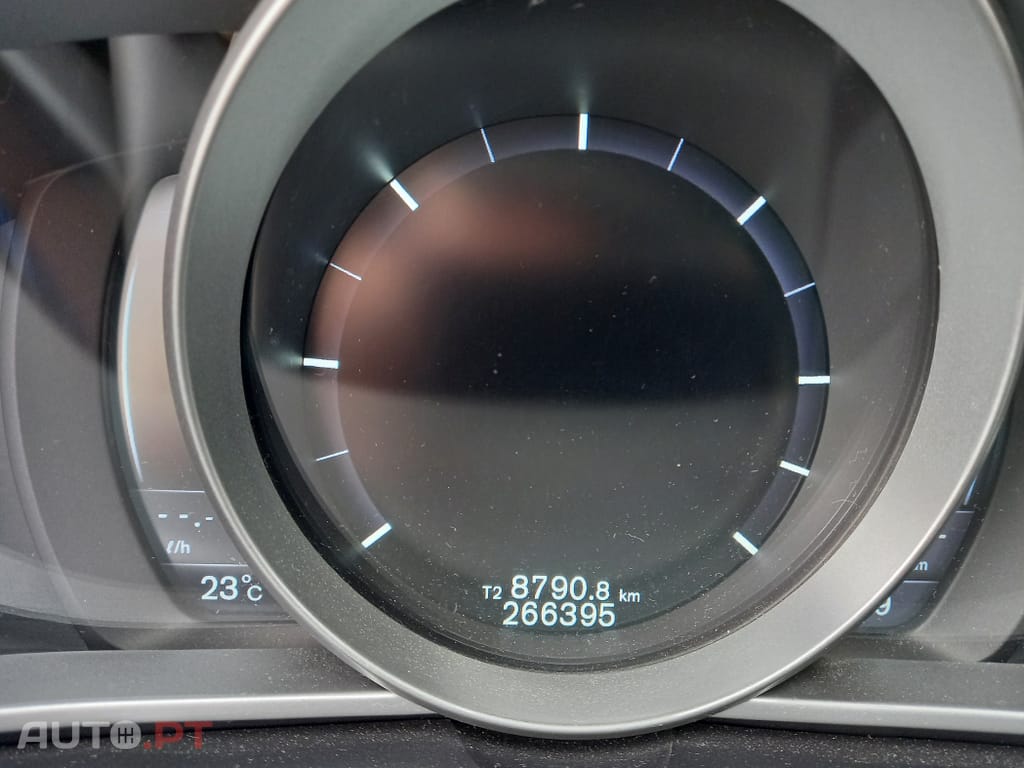 Volvo V40 2.0 D2 R-Design