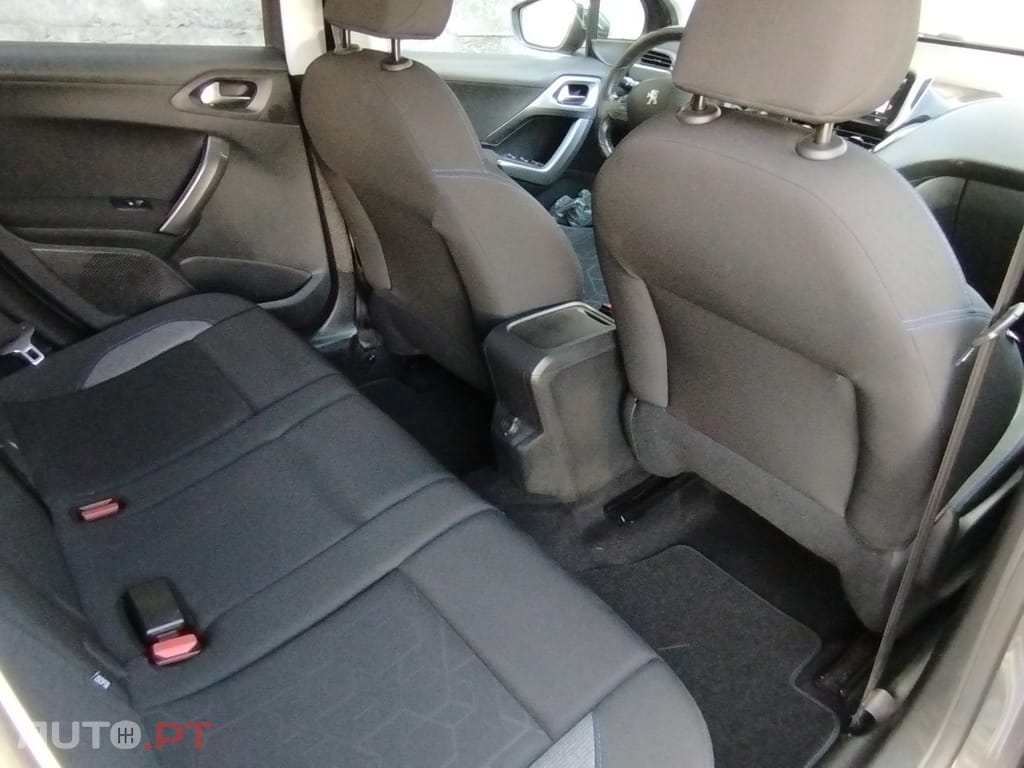 Peugeot 2008 1.2 PureTech Style