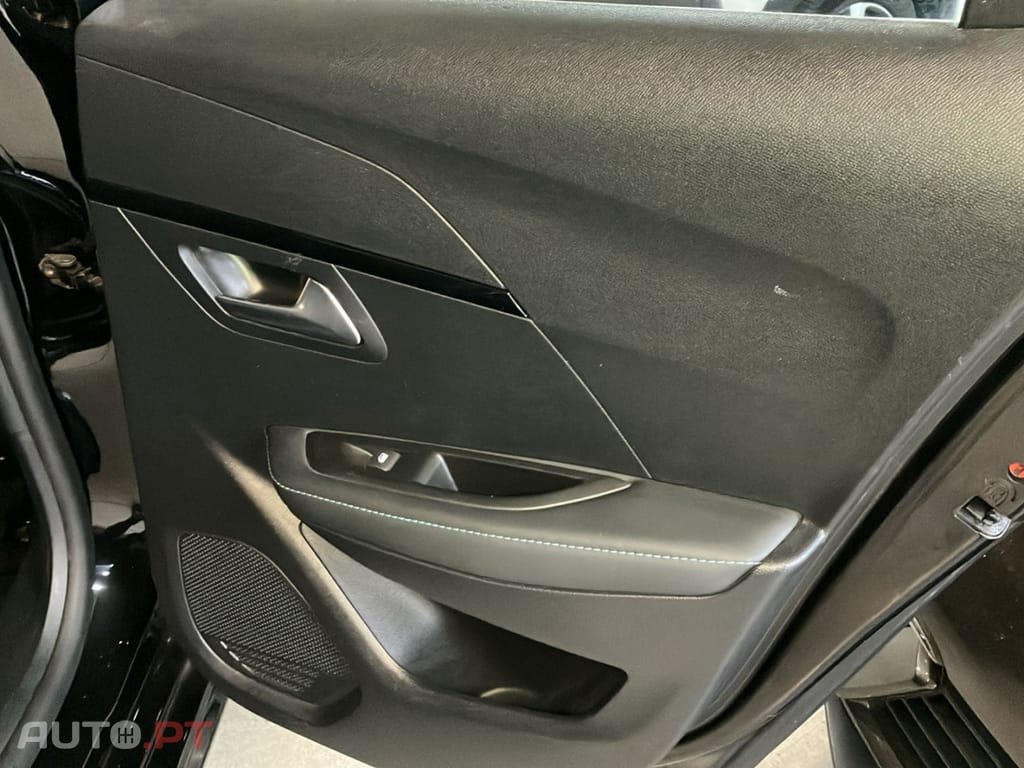 Peugeot E-208 50 KWh Allure Pack