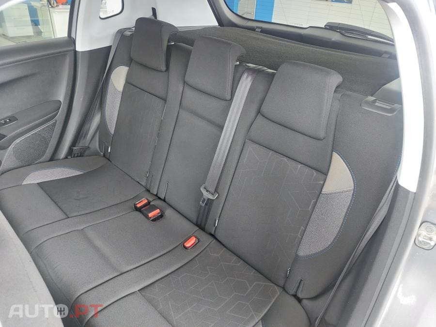 Peugeot 2008 1.5 BlueHDi Signature