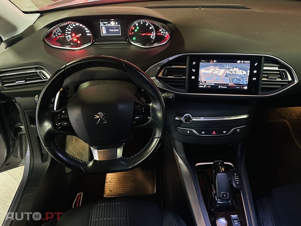 Peugeot 308 1.2 PureTech Allure Full LED EAT8