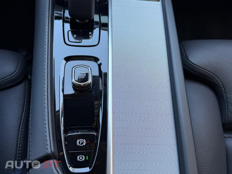 Volvo XC90 2.0 T8 PHEV Ultimate Dark AWD