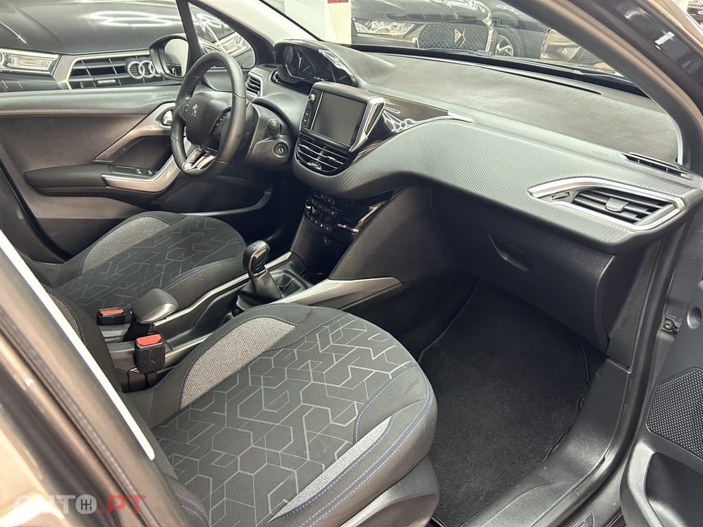 Peugeot 2008 1.2 PureTech Style