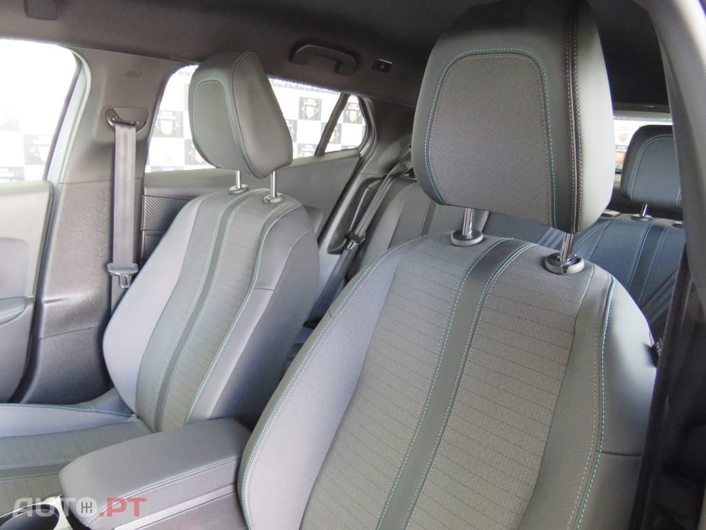 Peugeot E-2008 Allure Pack 100