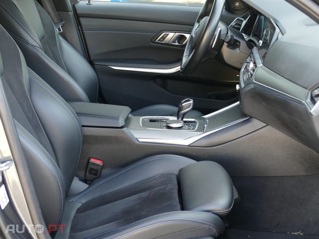 BMW 330 e Touring Pack M Auto