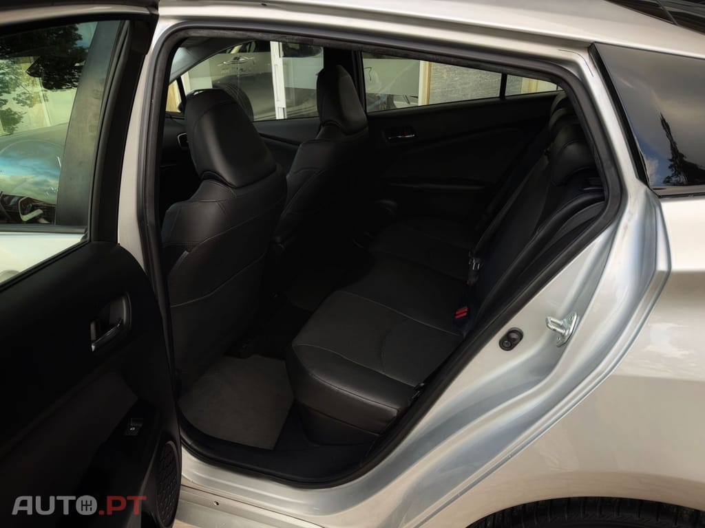 Toyota Prius 1.8 Luxury Touch&Go