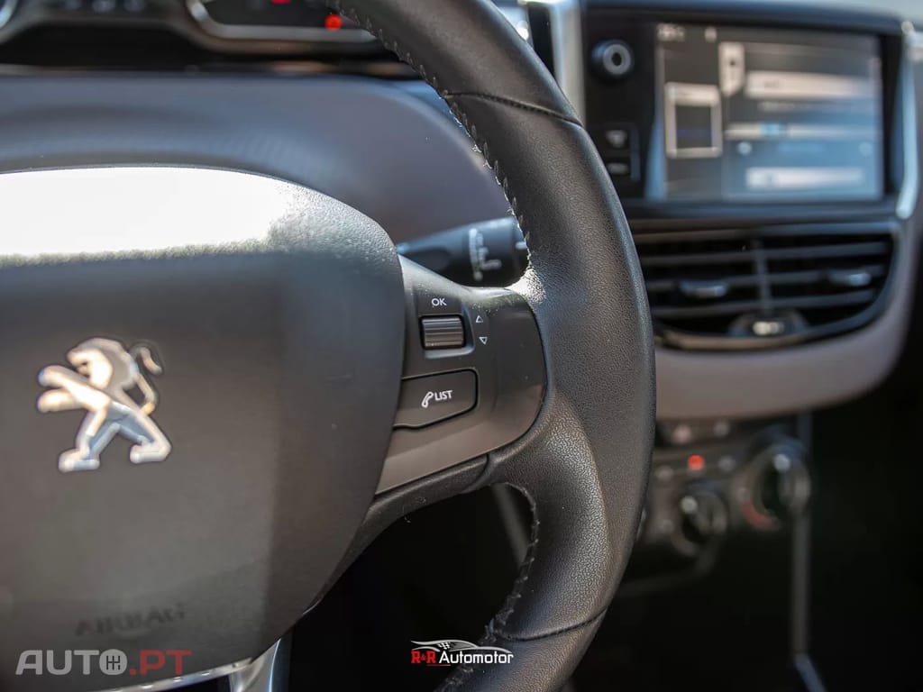 Peugeot 2008 1.2 VTi Active