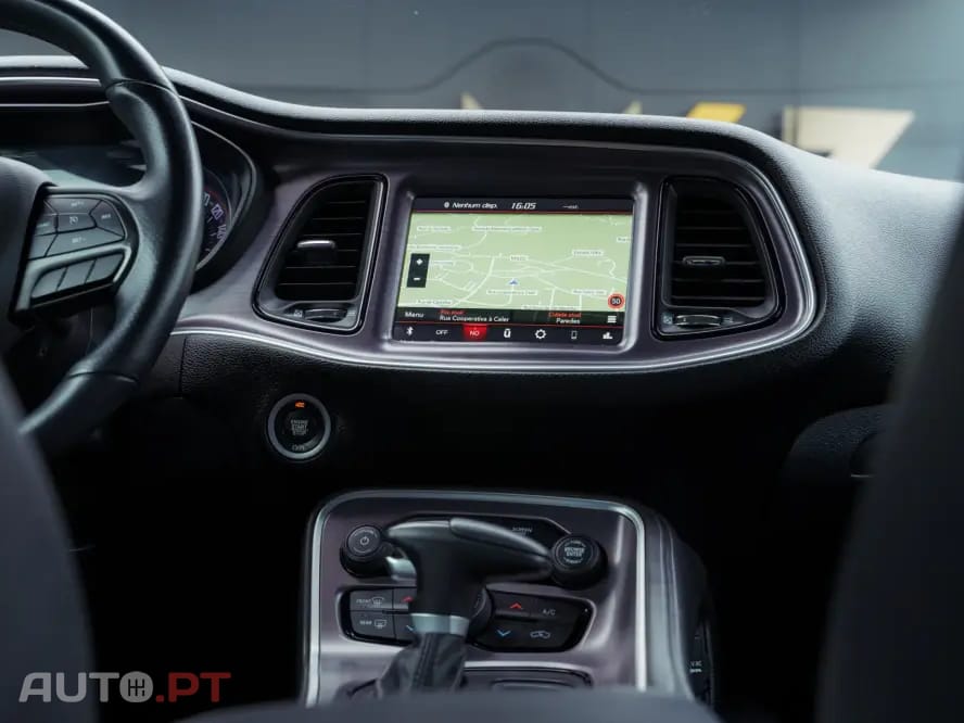 Dodge Challenger Auto SXT Plus
