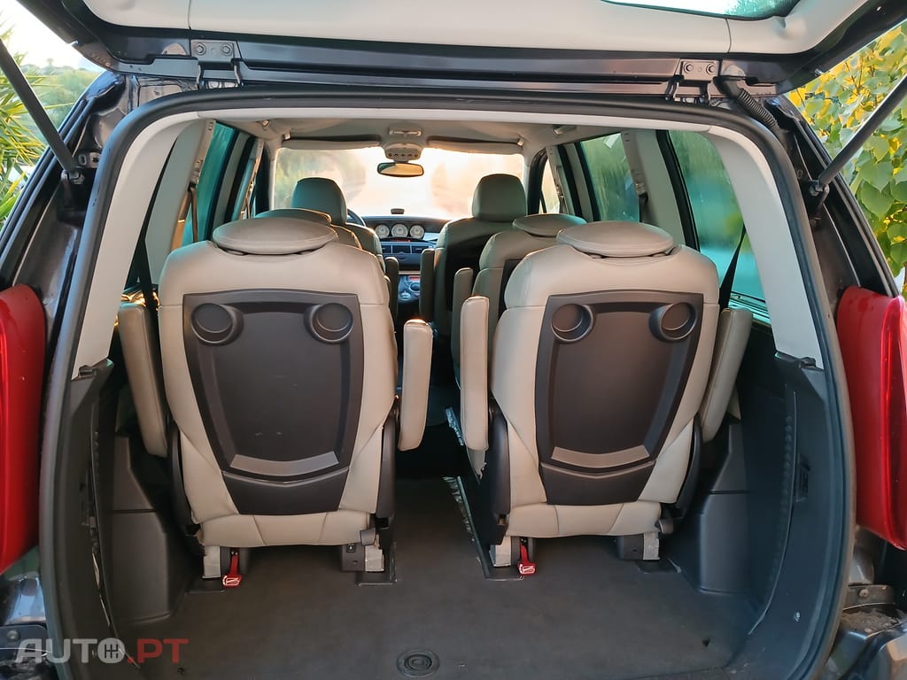 Peugeot 807 2.2 HDI