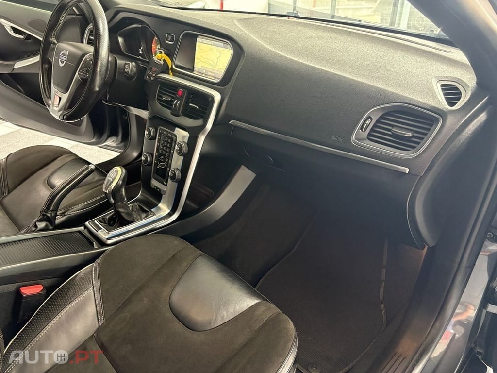 Volvo V40 1.6 D2 R-Design