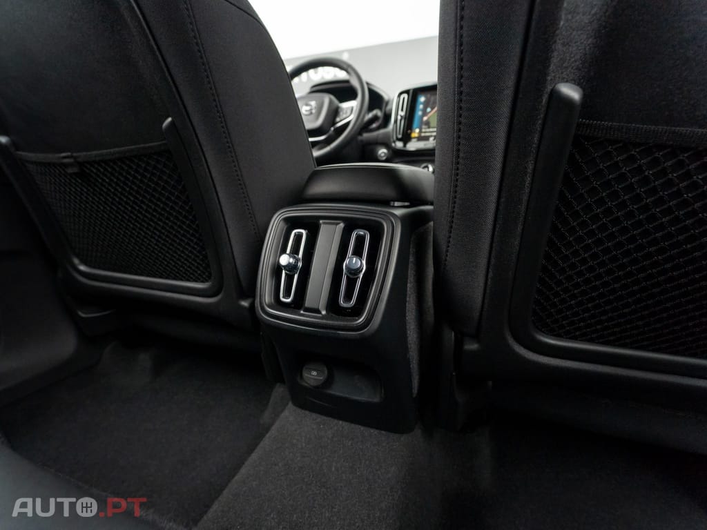 Volvo XC40 1.5 T2 Momentum Plus Geartronic