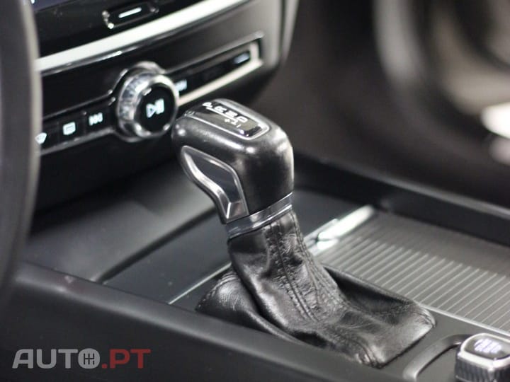 Volvo V60 2.0 D3 Momentum Geartronic