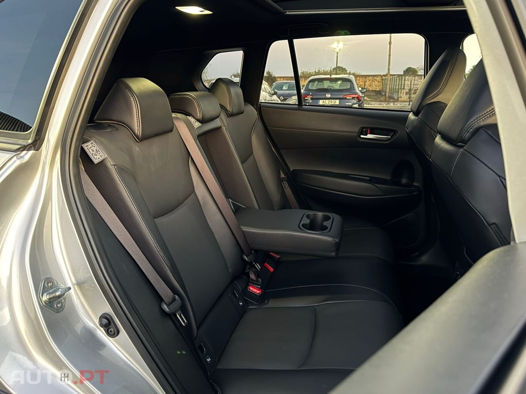 Toyota Corolla Cross 2.0 Hybrid Luxury