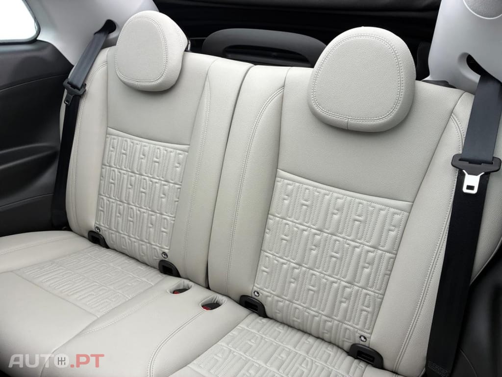 Fiat 500e La Prima