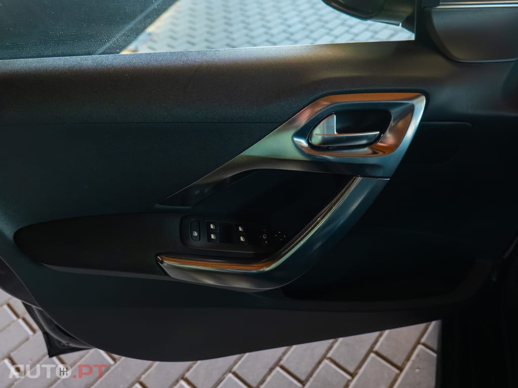 Peugeot 2008 1.4 HDi Allure