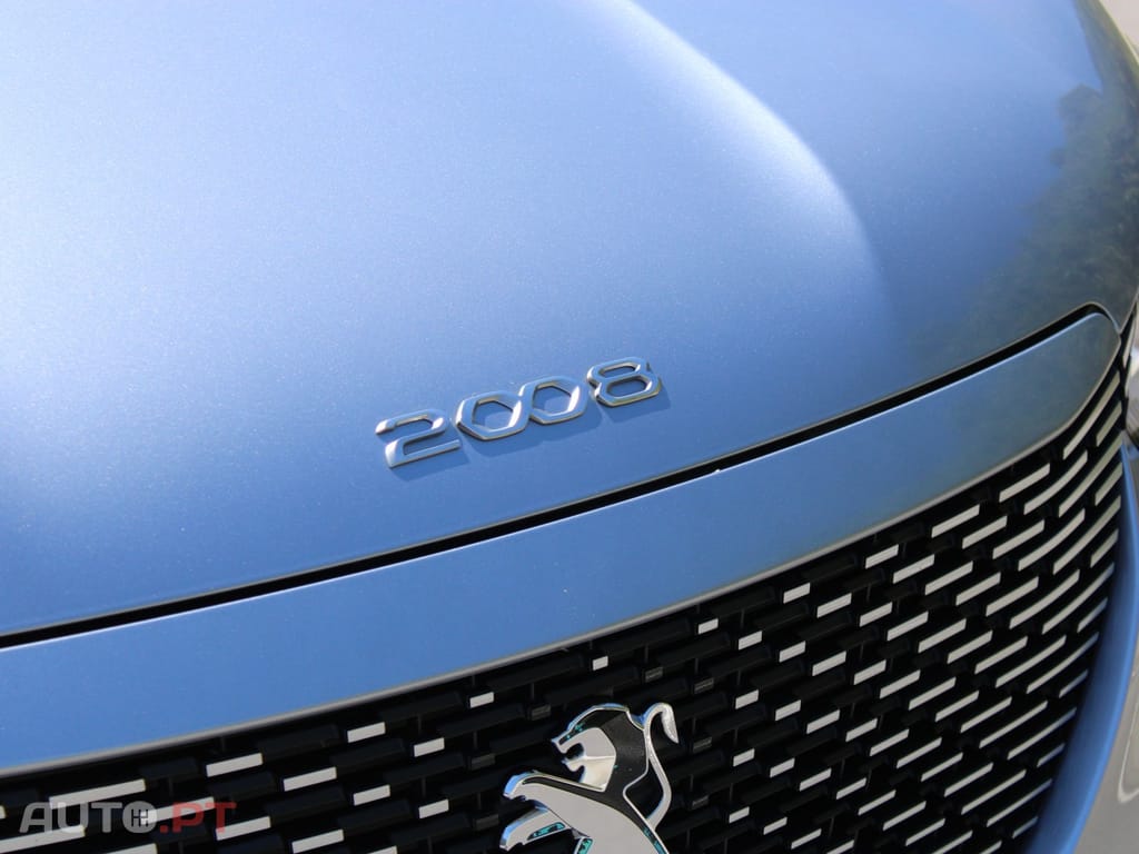 Peugeot E-2008 Allure
