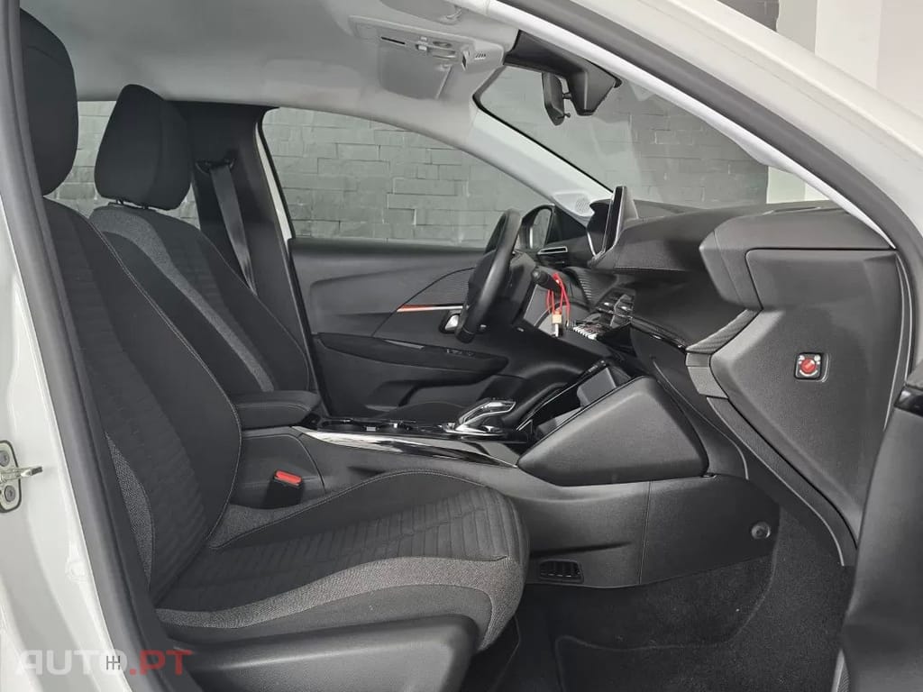 Peugeot E-208 50 kWh Active