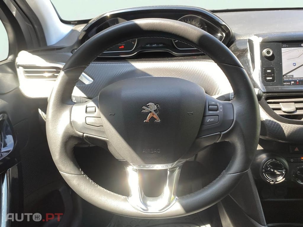 Peugeot 208 1.2 PureTech Signature